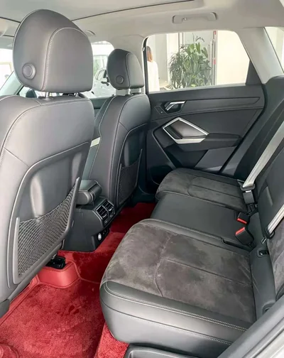 Фото 10 Audi Q3