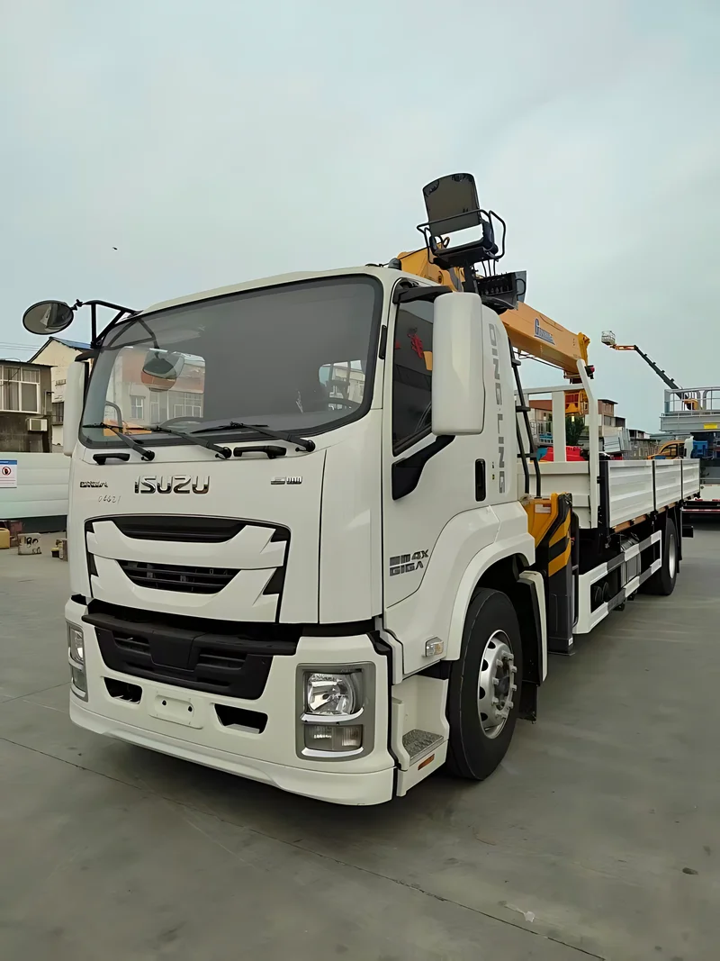 Грузовой бортовой автомобиль с КМУ ISUZU GIGA 8T