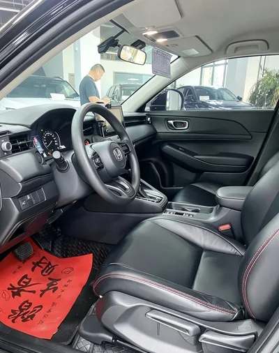 Фото 8 Honda Vezel