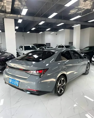 Фото 5 Hyundai Elantra
