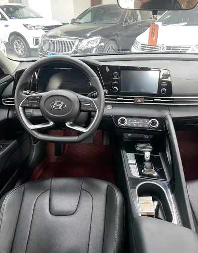 Фото 8 Hyundai Elantra