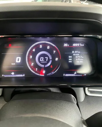 Фото 9 Hyundai Elantra