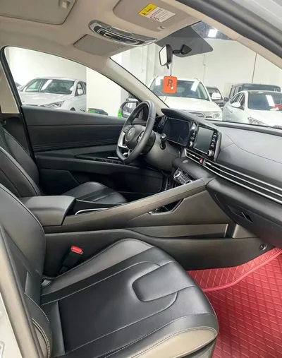 Фото 11 Hyundai Elantra