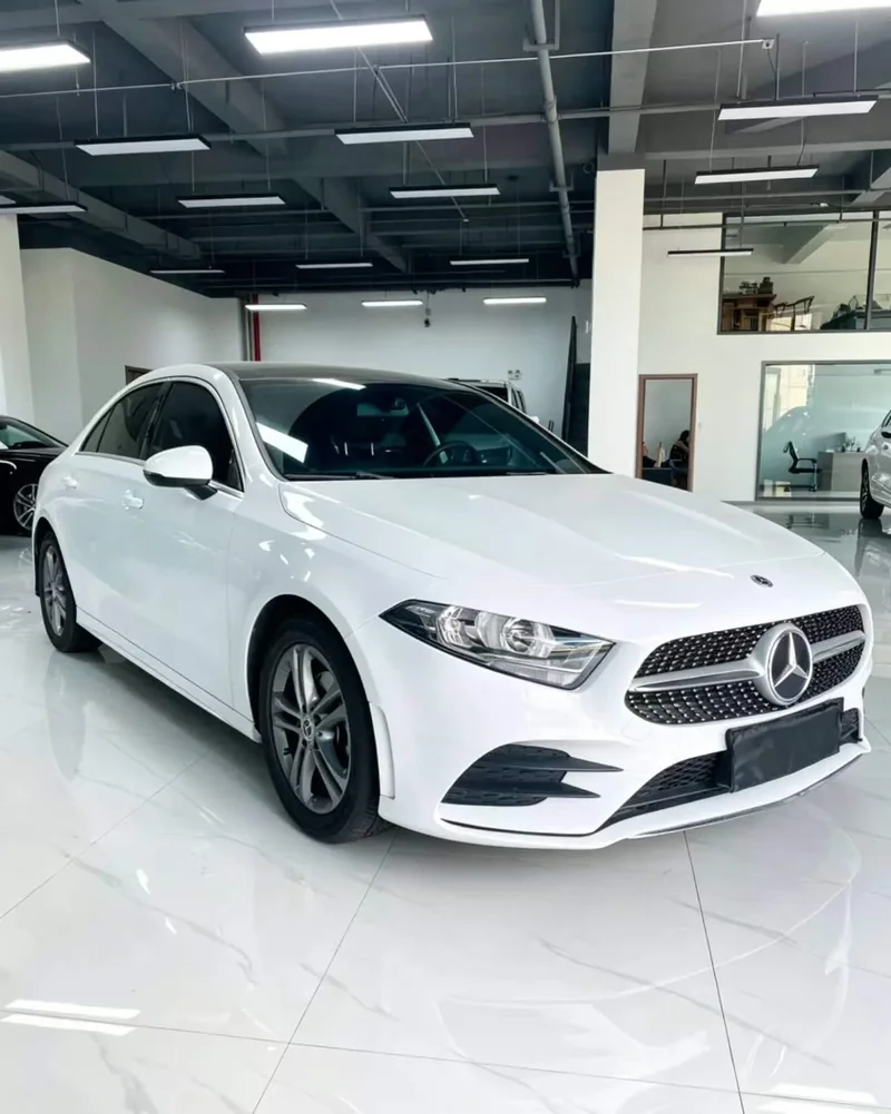 Mercedes-Benz A180