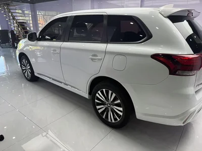Фото 6 Mitsubishi Outlander