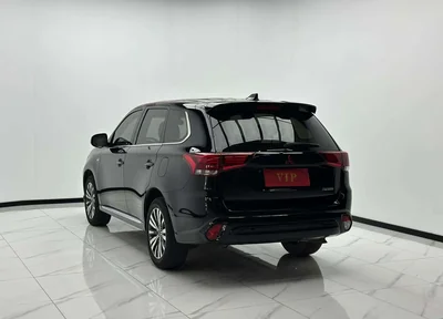 Фото 6 Mitsubishi Outlander