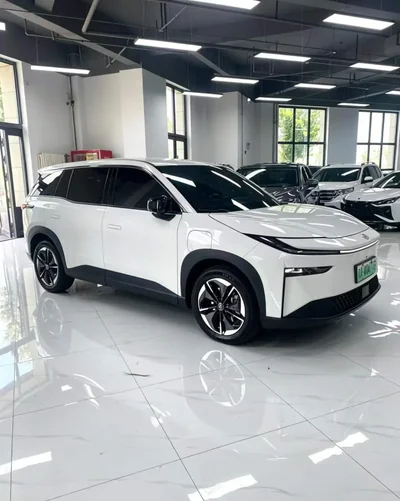 Фото 1 Toyota BZ3X