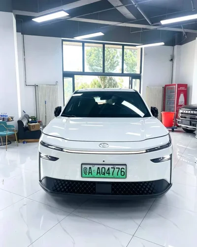Фото 2 Toyota BZ3X