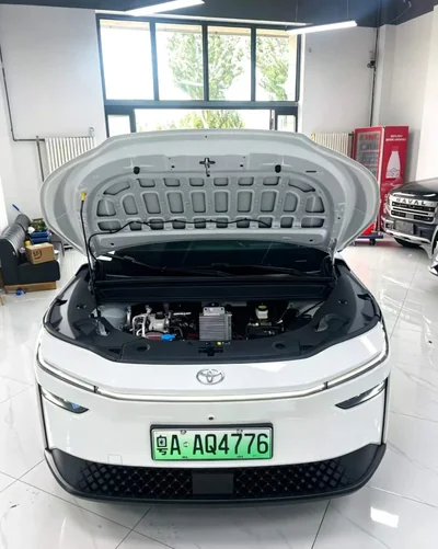 Фото 19 Toyota BZ3X
