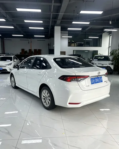 Фото 4 Toyota Corolla
