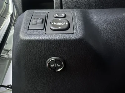 Фото 10 Toyota Yaris L Zhixuan X