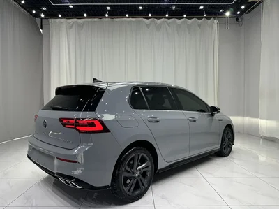 Фото 4 Volkswagen Golf
