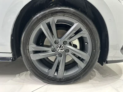 Фото 20 Volkswagen Golf