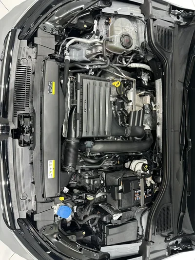 Фото 21 Volkswagen Golf