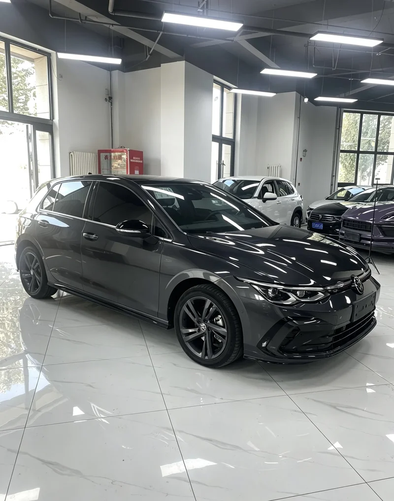 Volkswagen Golf R-Line