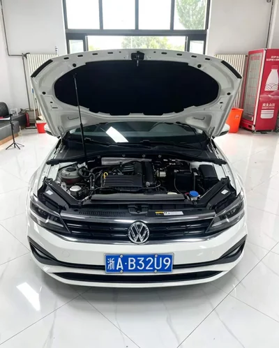 Фото 13 Volkswagen Lamando 230TSI