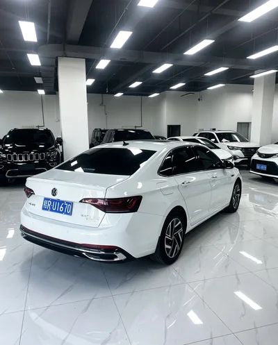 Фото 4 Volkswagen Sagitar