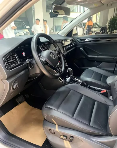 Фото 7 Volkswagen T-Roc