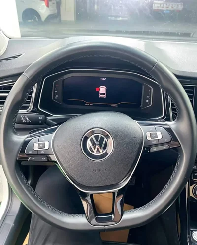 Фото 9 Volkswagen T-Roc