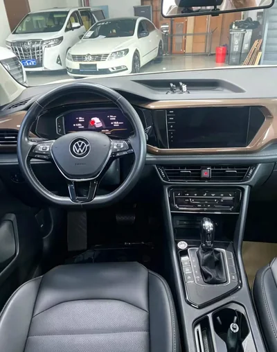 Фото 9 Volkswagen Tharu