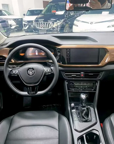 Фото 8 Volkswagen Tharu