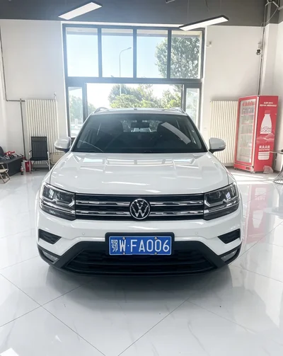 Фото 2 Volkswagen Tharu
