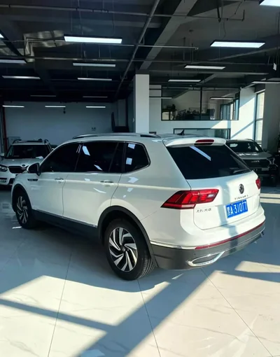 Фото 4 Volkswagen Tiguan L
