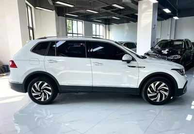 Фото 7 Volkswagen Tiguan L